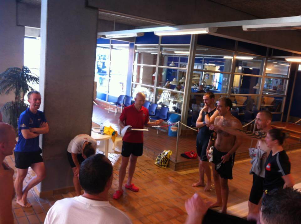 15 medlemmer fra Billund Triatlon Klub til bassin-livredderprøve