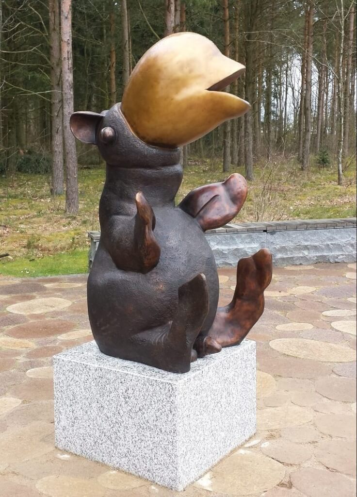 H.K.H. Prins Henrik bag ny skulptur i Skulpturpark Billund