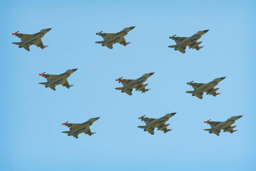 F-16 formationsflyvning over Danmark