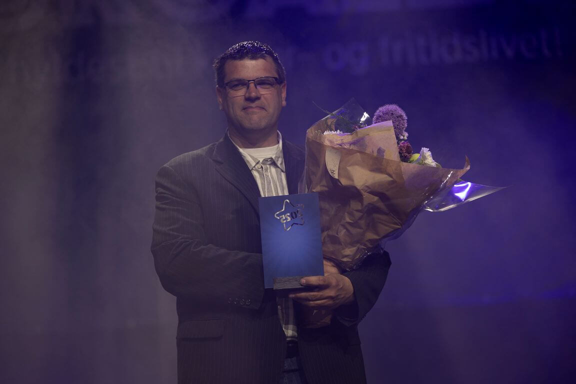 Han får hverdagen til at hænge sammen i klubben: Kim Stryhn får Årets Skulderklap