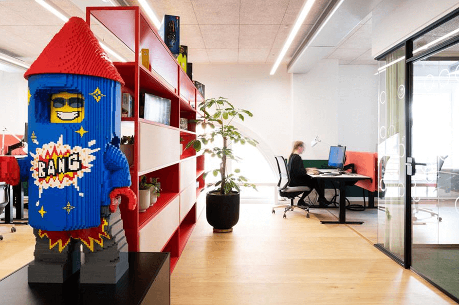 LEGO opruster digitalt – åbner nyt kontor og ansætter flere folk