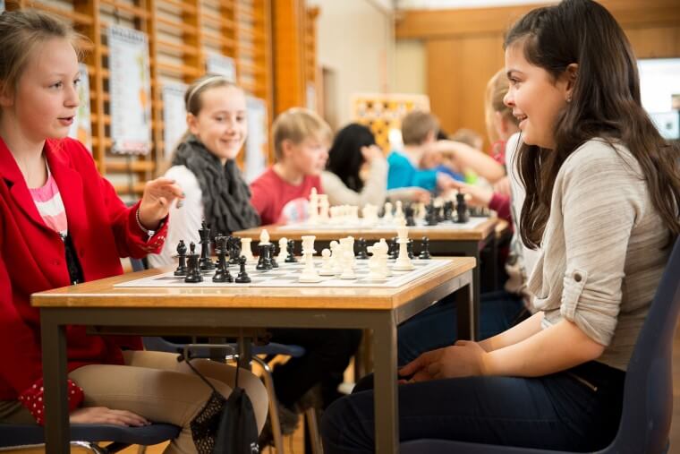 9 skoler fra Billund Kommune deltager fredag i Skolernes Skakdag