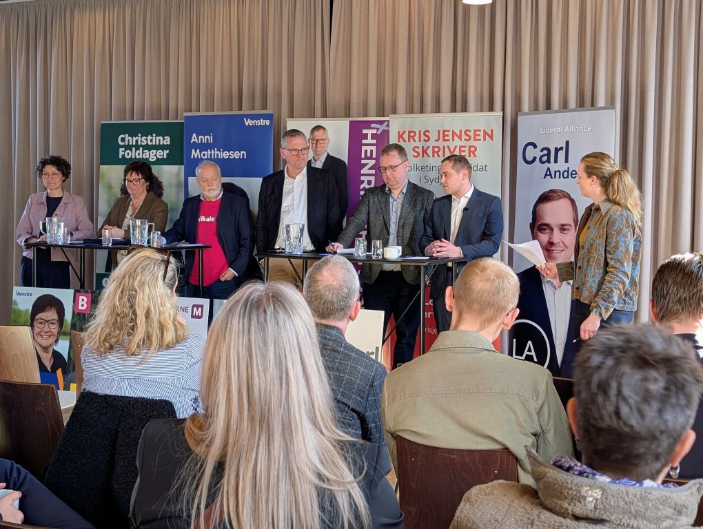 Turismen fylder mere end nogensinde: Politikere i debat på Filskov Kro