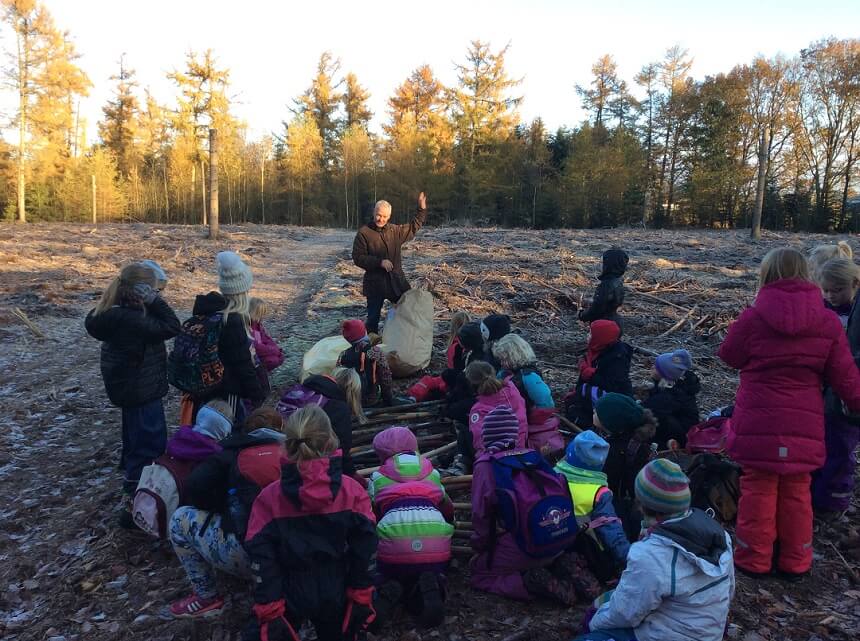 VIDEO: 2. årgang på BillundSkolen plantede træer